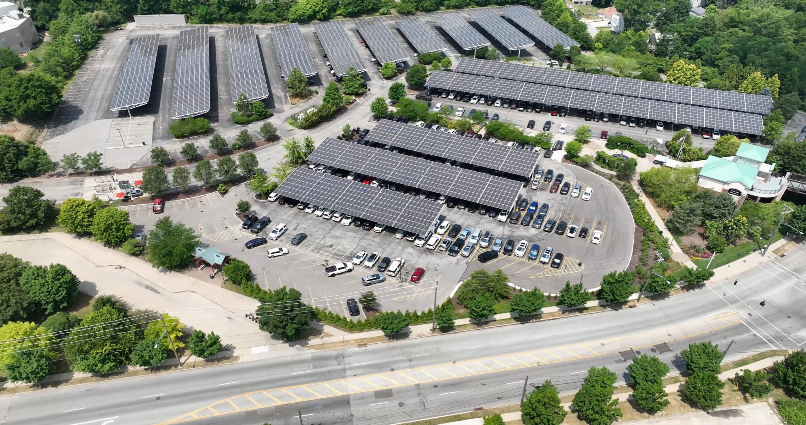New Solar Array Over Second Parking Lot at Cincinnati Zoo Pumps Out Power and Provides Shade for Cars